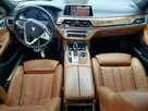 BMW 740 / Head Up / M-pakiet / niski przebieg / - 8