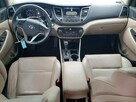 Hyundai Tucson / 4x4 / bogata wersja / niski przebieg / - 8