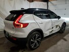 Volvo XC 40 / 4x4 / 2.0 247KM / - 4