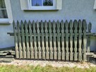 płot sztachetowy