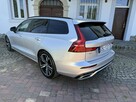 Volvo V60 2.0 190KM R-Design Serwis ASO 19" Pełny pakiet Bezwypadkowy - 4