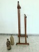 Drewniany kamerdyner / wieszak - 5
