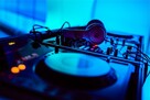 DJ poszukuje do współpracy wodzireja lub wodzirejkę