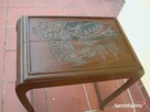 stary drewniany stolik rzeźba - 3