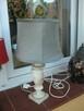stara angielska lampa z kamienną nogą i abażurem - 2