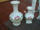 porcelanowy i sygnowany wazon dwie sztuki - 3