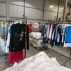 Sprzedajemy markową odzież stock. - 2