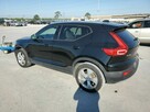 VOLVO XC40 T4 MOMENTUM - 4