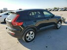 VOLVO XC40 T4 MOMENTUM - 6