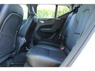 Volvo XC 40 D4 / AWD / MOMENTUM / salon PL / pakiet WINTER - 7