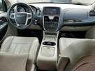 CHRYSLER TOWN & COUNTRY TOURING - 8