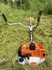 Koszenie trawy kosą spalinową - wycinka małych drzew - 4