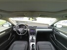 Volkswagen Passat automat, skóra , kamera - 12