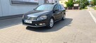Volkswagen Passat - 1