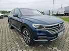 Volkswagen Touareg - 1