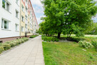 2 pokoje z balkonem w niskim bloku - 1