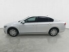 Volkswagen Passat - 4