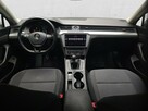 Volkswagen Passat - 9