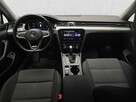 Volkswagen Passat - 9
