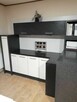 Meble kuchenne z laminatu HPL i blat z Corianu - 2