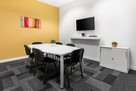 Wybierając przystosowaną do zespołów w Regus Zana - 1
