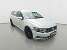 Volkswagen Passat - 1