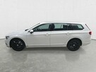 Volkswagen Passat - 4