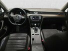 Volkswagen Passat - 9