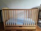 Łóżeczko ze szczebelkami, szufladą i materacyk - 7
