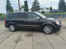 Chrysler Town & Country Cross Country Limited - 6
