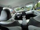 Toyota Prius 4 - 8