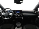 Mercedes CLA 200 automat full LED skóra/alcantara panorama navi duże ekrany kamery - 15