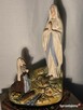 Stara figurka z gipsu Matka Boska z Bernadettą z Lourdes - 8