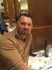 Odpowiedzialny na poziomie miły mężczyzna