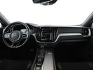 Volvo XC 60 R-Design automat D4 navi kamera grzane fotele alcantara hak LED - 15