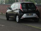 Toyota Aygo Skóra*Klima*GrzaneFotele*Kamera*PanelDotyk*Esp*Led*Bluet*Alu15*GwarVGS - 2