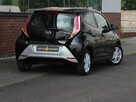 Toyota Aygo Skóra*Klima*GrzaneFotele*Kamera*PanelDotyk*Esp*Led*Bluet*Alu15*GwarVGS - 4