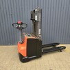 Elektryczny wózek paletowy z masztem BT SWE 200d - 7