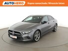 Mercedes A 180 full LED półskóra duże ekrany navi grzane fotele kamera