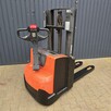 Elektryczny wózek paletowy z masztem BT SWE 200d - 8