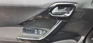 Peugeot 208 - 8