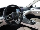 Mercedes E 200 automat jasne skóry full LED duże ekrany kamera i asystent parkowania - 14