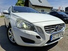 V60 2.0 D3 Momentum, Webasto, Bluetooth, Hak, PDC, Bi-Xenon - 5
