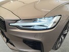 Volvo V60 VAT 23% R-Design 2.0 T8 PHEV 455KM automat AWD 2022 r., salon PL HAK - 9