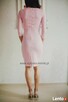 Pastelowa różowa sukienka midi z ciekawym marszczeniem w tal - 6