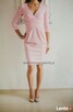 Pastelowa różowa sukienka midi z ciekawym marszczeniem w tal - 7
