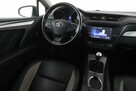 Toyota Avensis Executive /skóra /panorama /navi/ grzane fotele /Bi-LED/ kamera/ Blth - 14