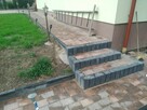 Układanie kostki brukowej ogrodzenia panelowe - 3
