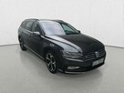Volkswagen Passat - 1