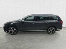 Volkswagen Passat - 4